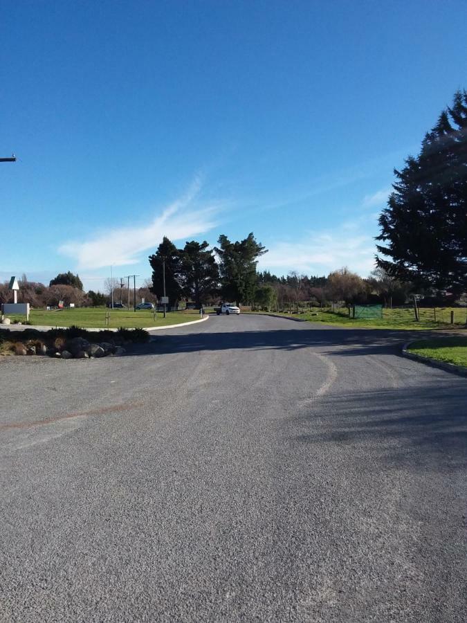 Pine Lake View Lodge Kaiapoi Bagian luar foto