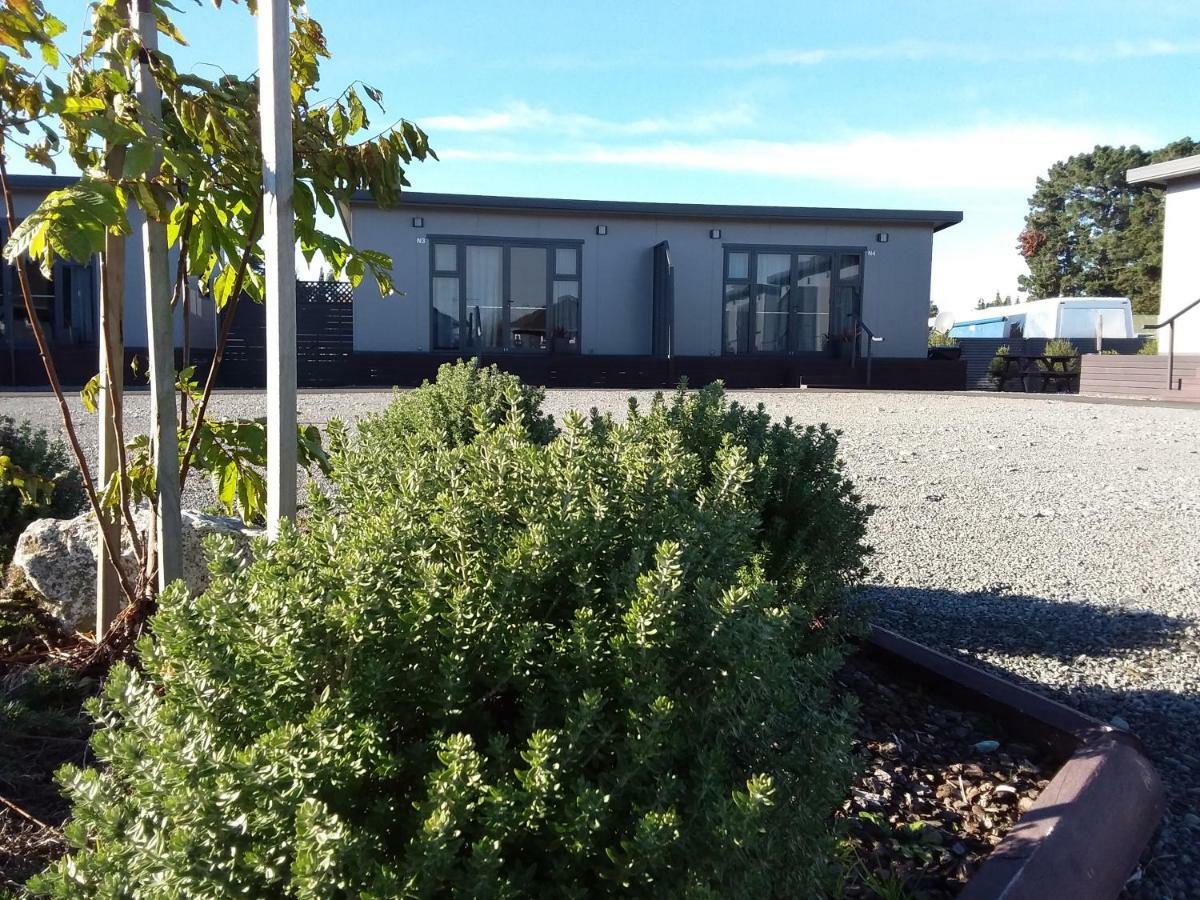 Pine Lake View Lodge Kaiapoi Bagian luar foto