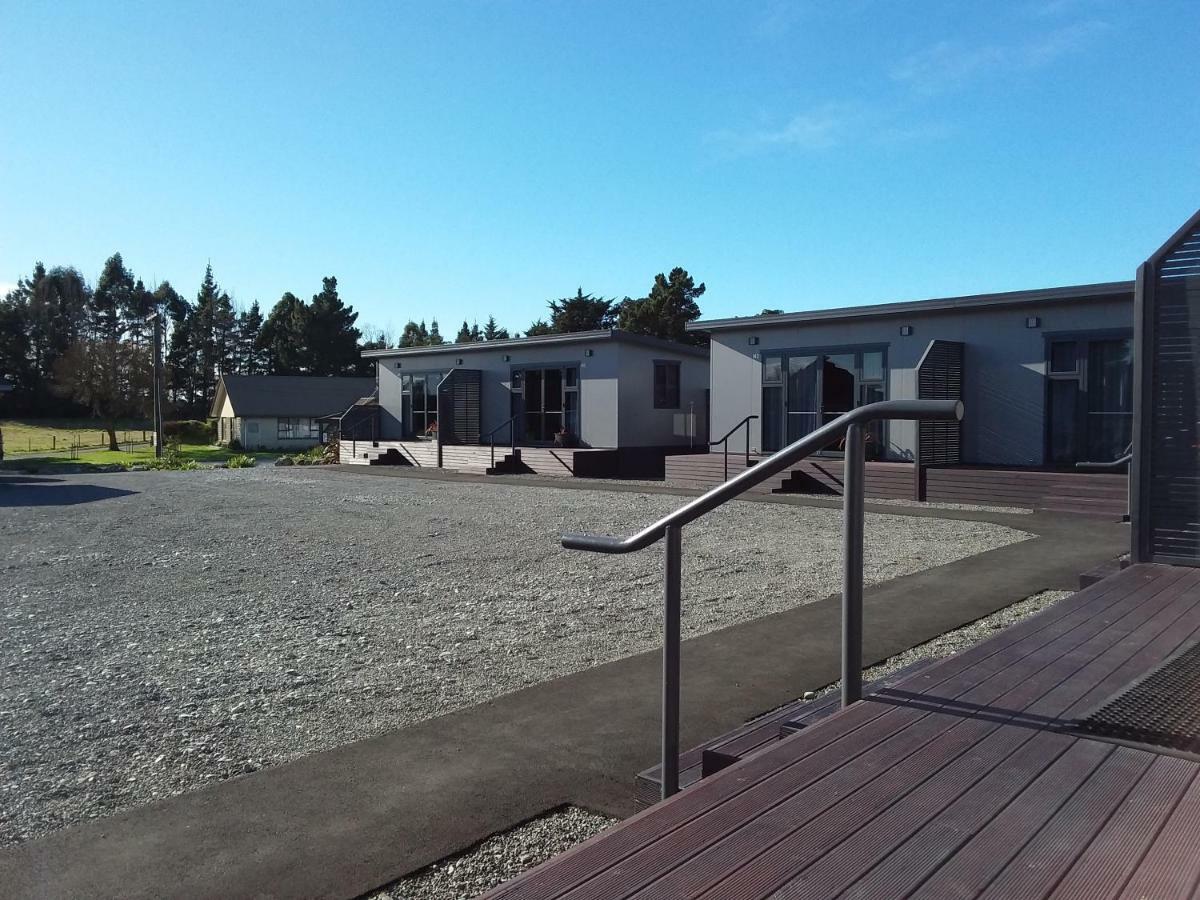 Pine Lake View Lodge Kaiapoi Bagian luar foto